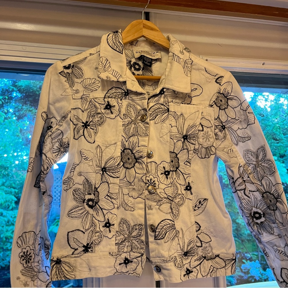 Embroidered floral jacket